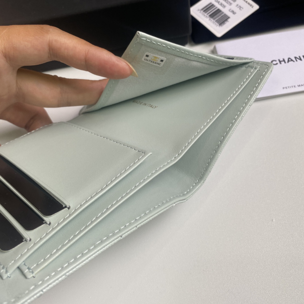 シャネル「Chanel」クラシック トリフォールド ウォレット