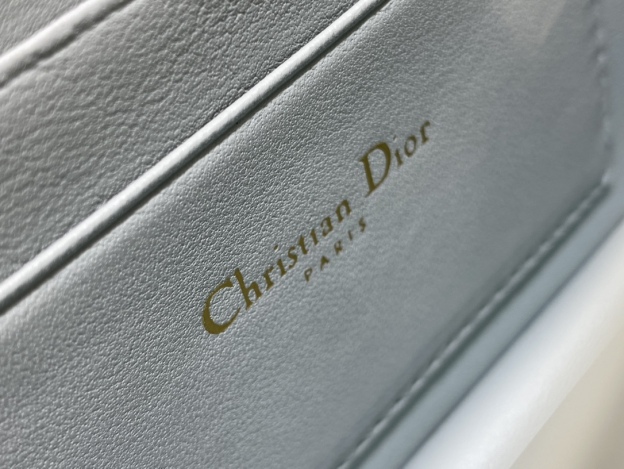 ディオール「Dior」30 MONTAIGNE パールチェーン クラッチバッグ