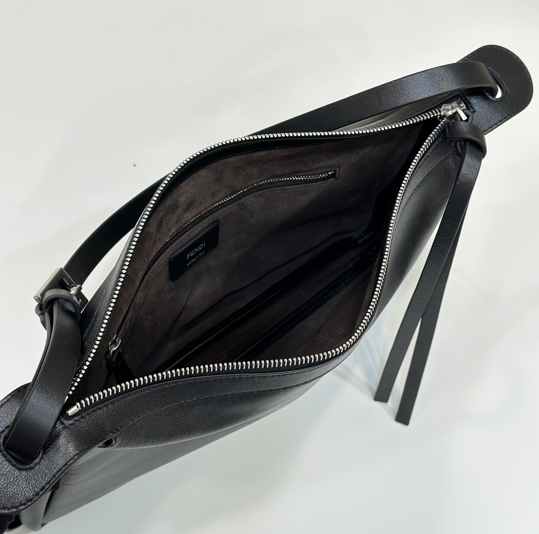 フェンディ「Fendi」Simy ショルダーバッグ