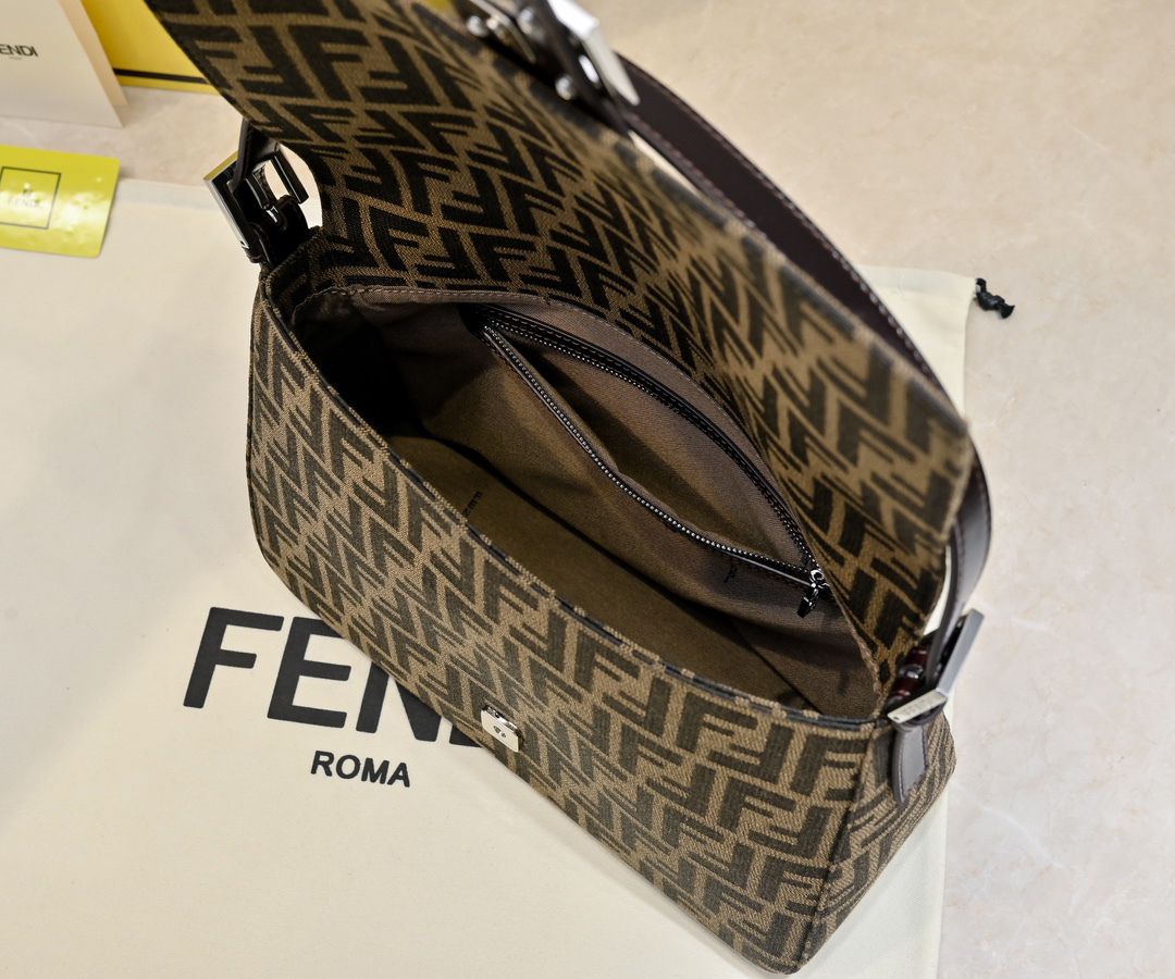 フェンディ「Fendi」vintage 法棍バッグ アンダーアームバッグ