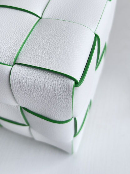 ボッテガ・ヴェネタ「Bottega Veneta」七夕限定 Intrecciato ミニバケットバッグ