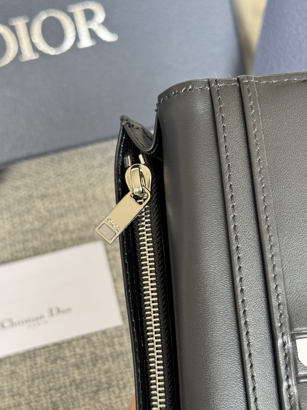 ディオール「Dior」オブリーク プリント ロングウォレット ベージュ＆ブラック