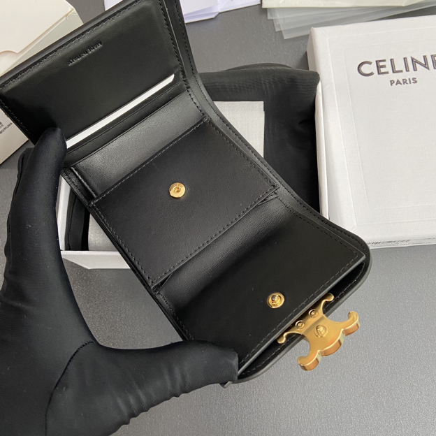 セリーヌ「Celine」トライアンンフェ グレーズドレザー コンコンパクトウォレット