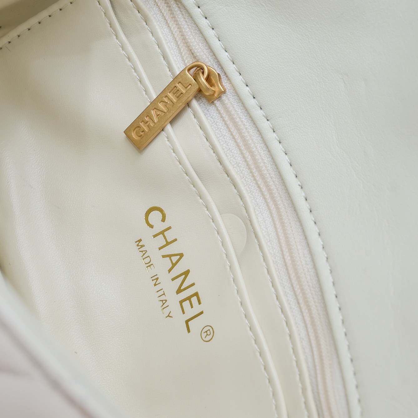 シャネル「Chanel」スモール トップハンドル フラップ バッグ