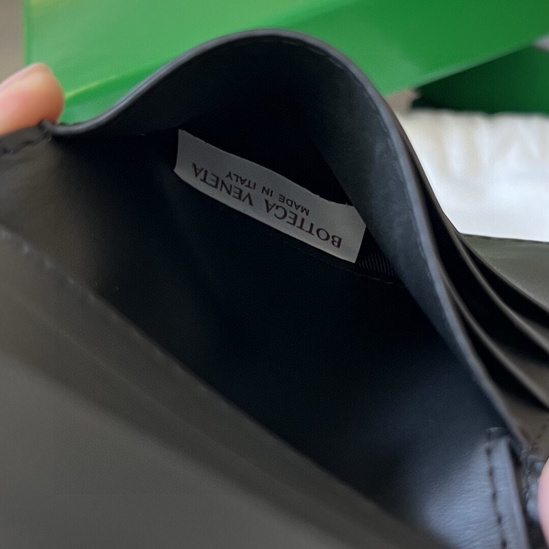 ボッテガ・ヴェネタ「Bottega Veneta」イントレチャート スリムウォレット