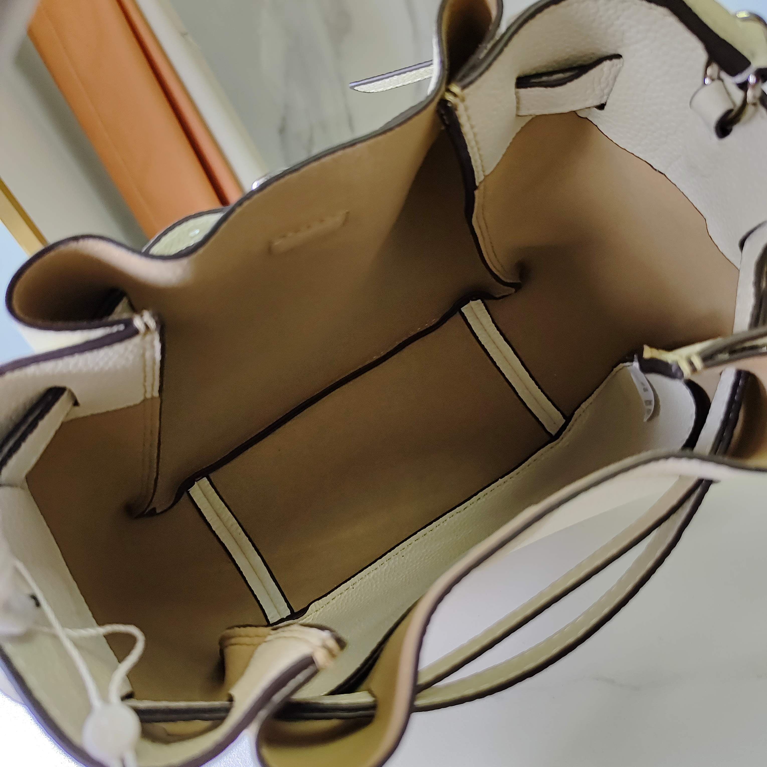 トリー バーチ「Tory Burch」 Monogram ミニバレルバッグ