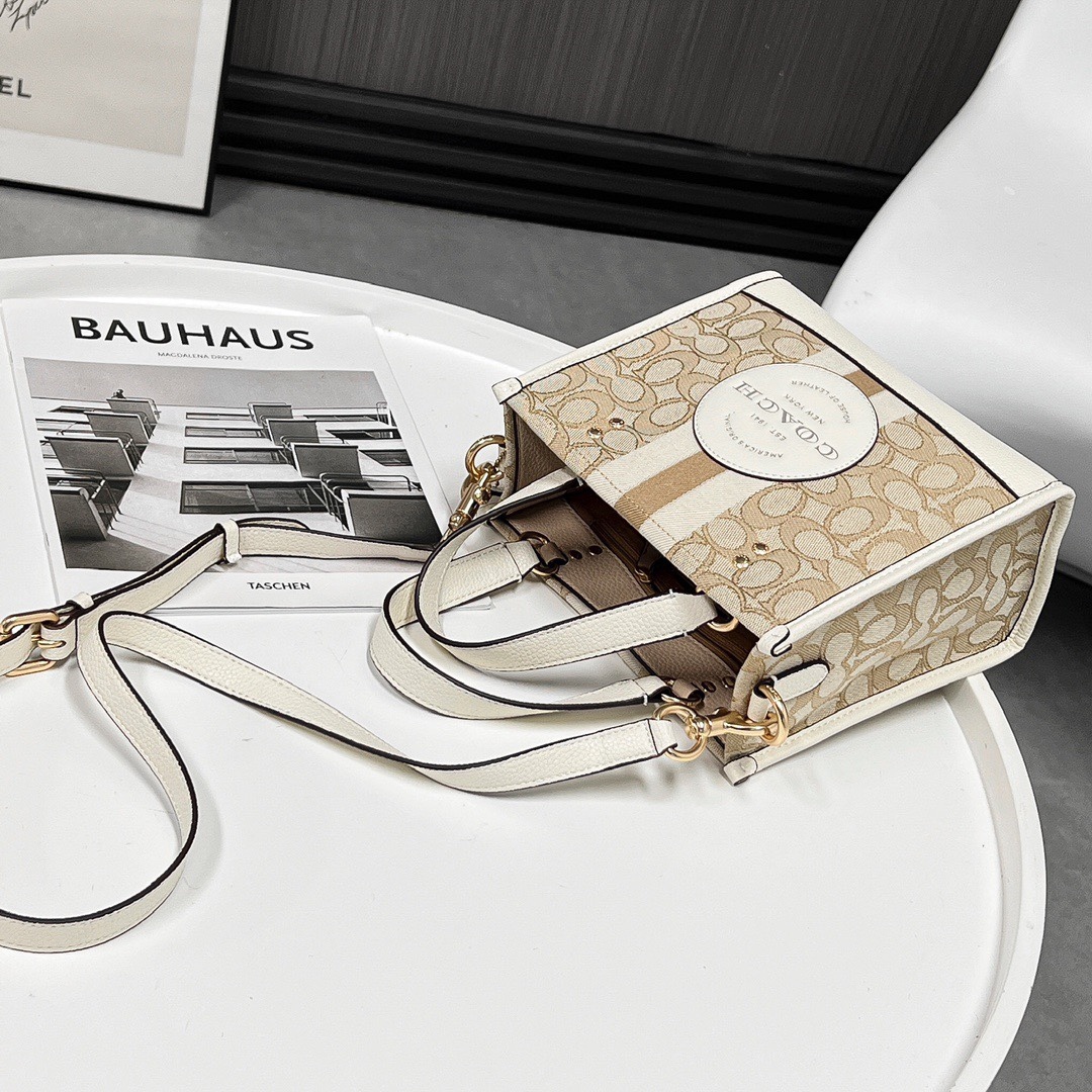 コーチ「Coach」シグネチャー ジャカード×レザー ショルダーバッグ