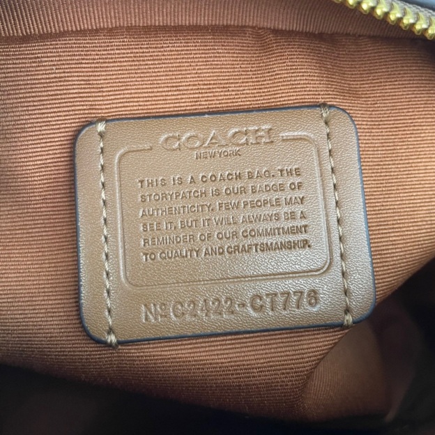 コーチ「Coach」レザー アンダーアームバッグ