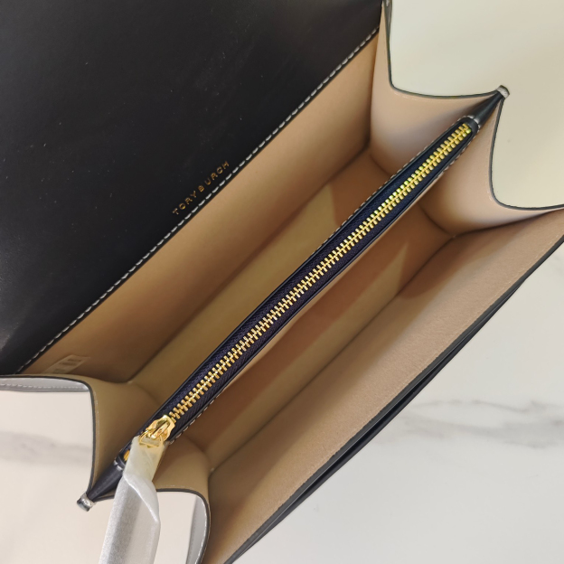 トリー バーチ「Tory Burch」 T Monogram ショルダーバッグ