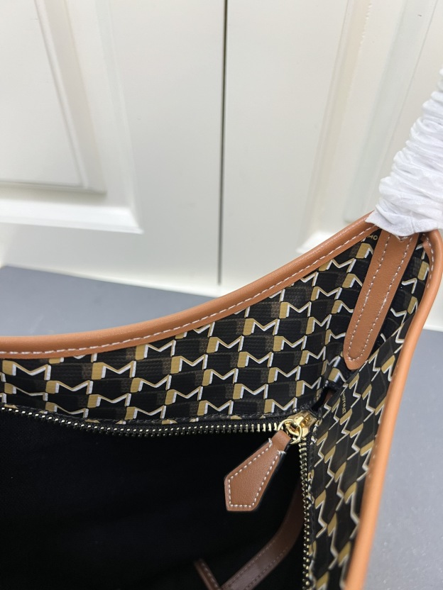 モイナ「Moynat」マルチウェイショルダーバッグ