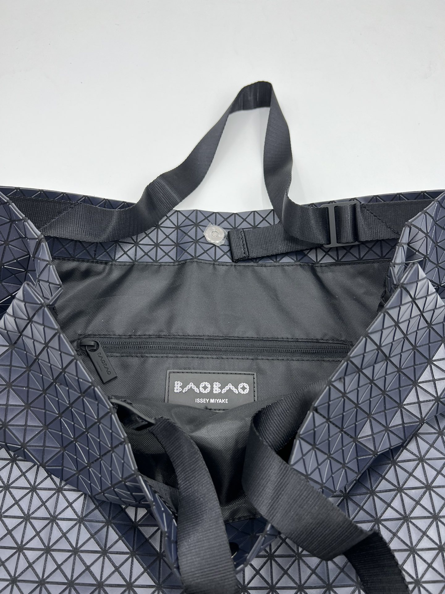 イッセイ・ミヤケ「Issey Miyake」ビジネストートバッグ