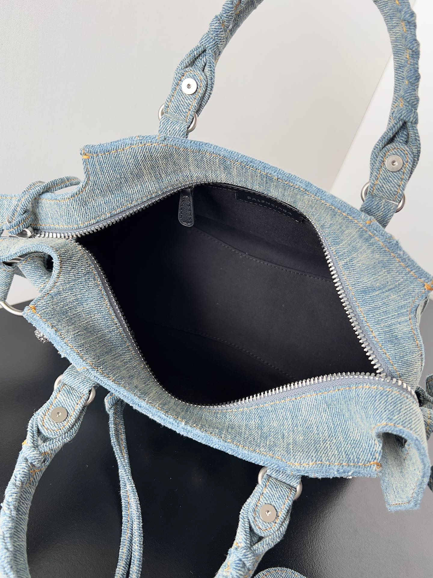 バレンシアガ「Balenciaga」Denim Motocross Bag