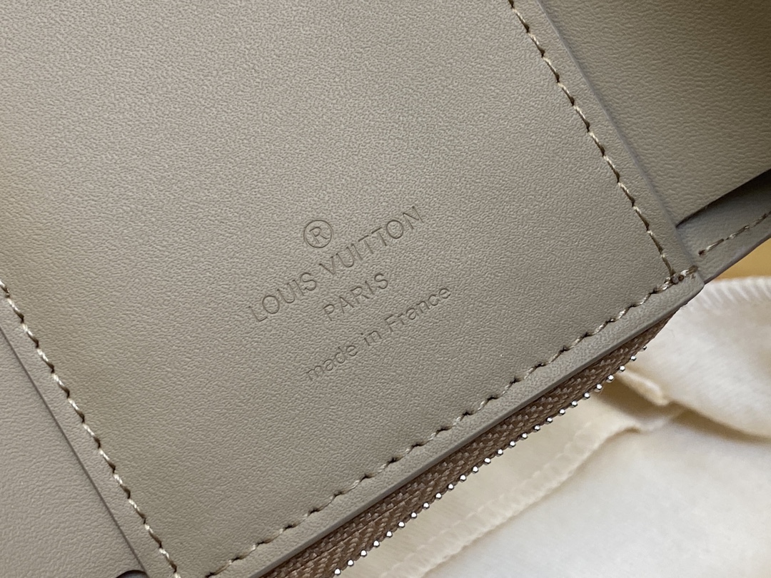 ルイ・ヴィトン「Louis Vuitton」ポルトフォイユ･パイロット