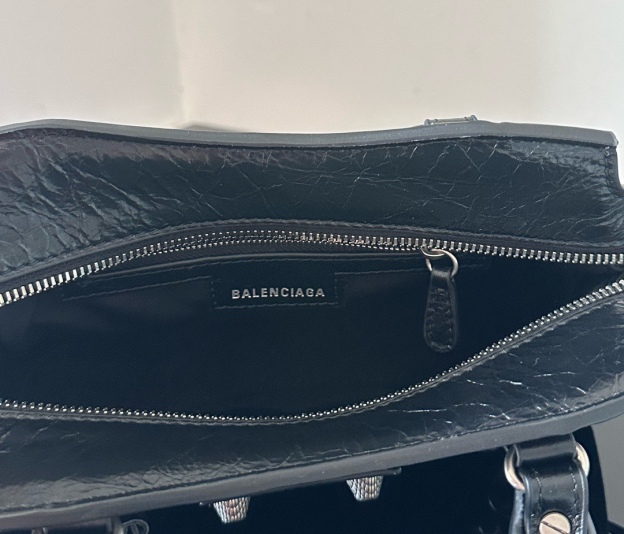 バレンシアガ「Balenciaga」モーターサイクルバッグ