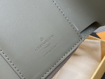 ルイ・ヴィトン「Louis Vuitton」ポルトフォイユ･パイロット