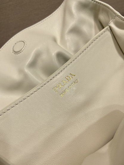 プラダ「Prada」Dada ショルダーバッグ