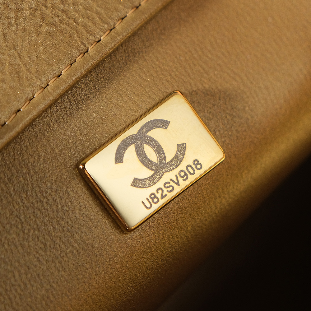 シャネル「Chanel」25P ブレイジングラメ — 爆発的な輝きで魅せる高密度ラメの圧倒的グラマー