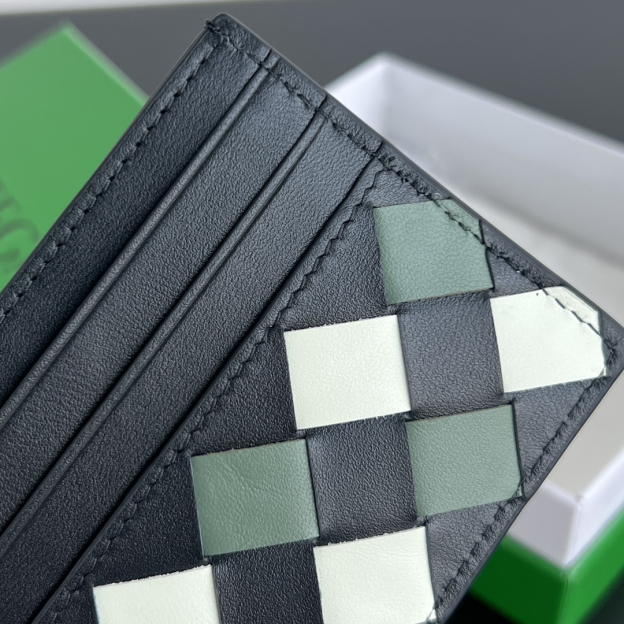 ボッテガ・ヴェネタ「Bottega Veneta」スリムカードケース