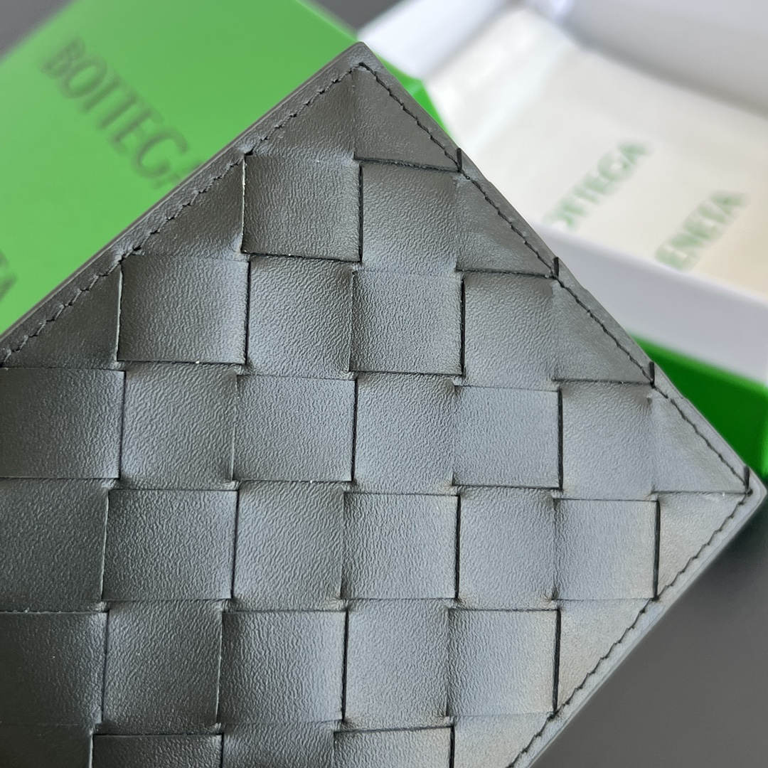 ボッテガ・ヴェネタ「Bottega Veneta」Intrecciato コインポケット付きショートウォレット