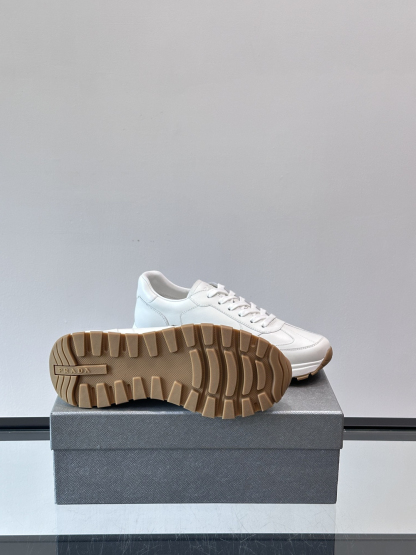プラダ「Prada」メンズ スポーツ スニーカー