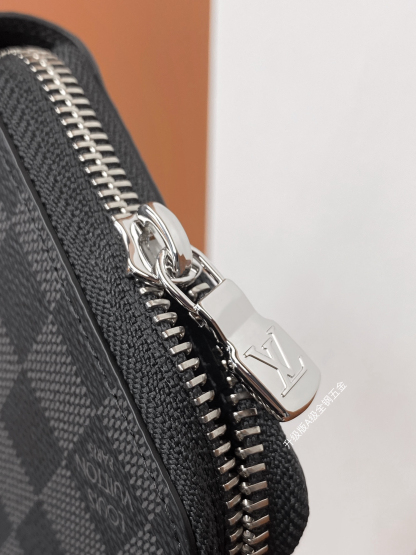 ルイ・ヴィトン「Louis Vuitton」ジッピーウォレット･ヴェルティカル