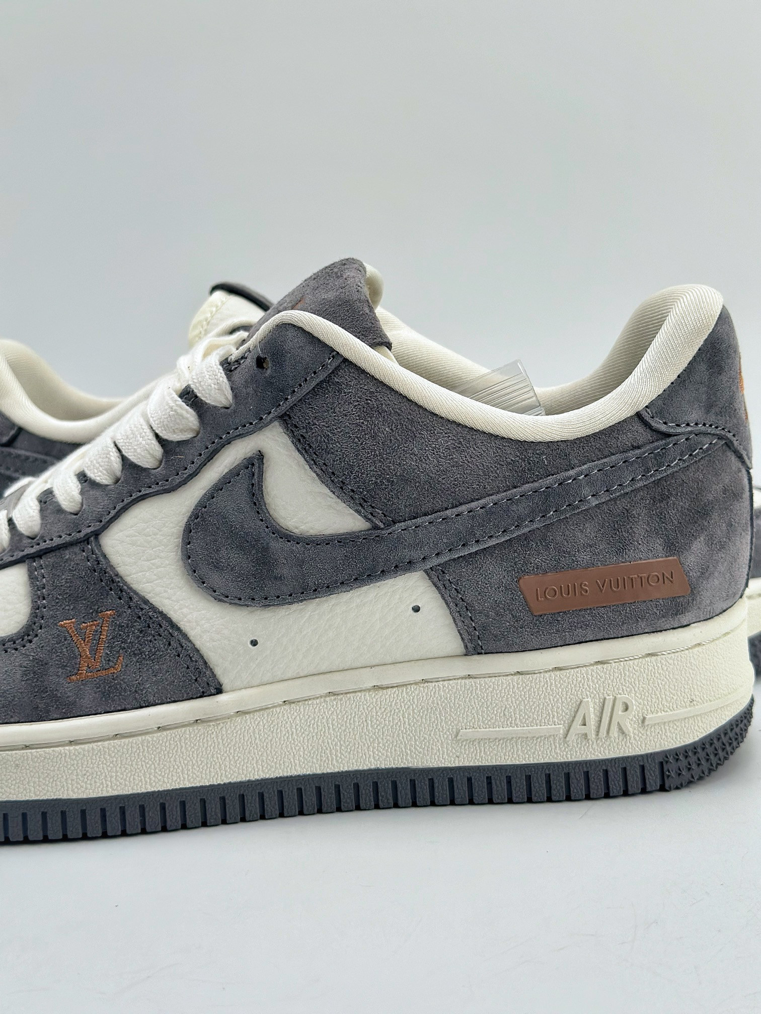 「コラボモデル」Louis Vuitton x Nike Air Force 1 Low スニーカー