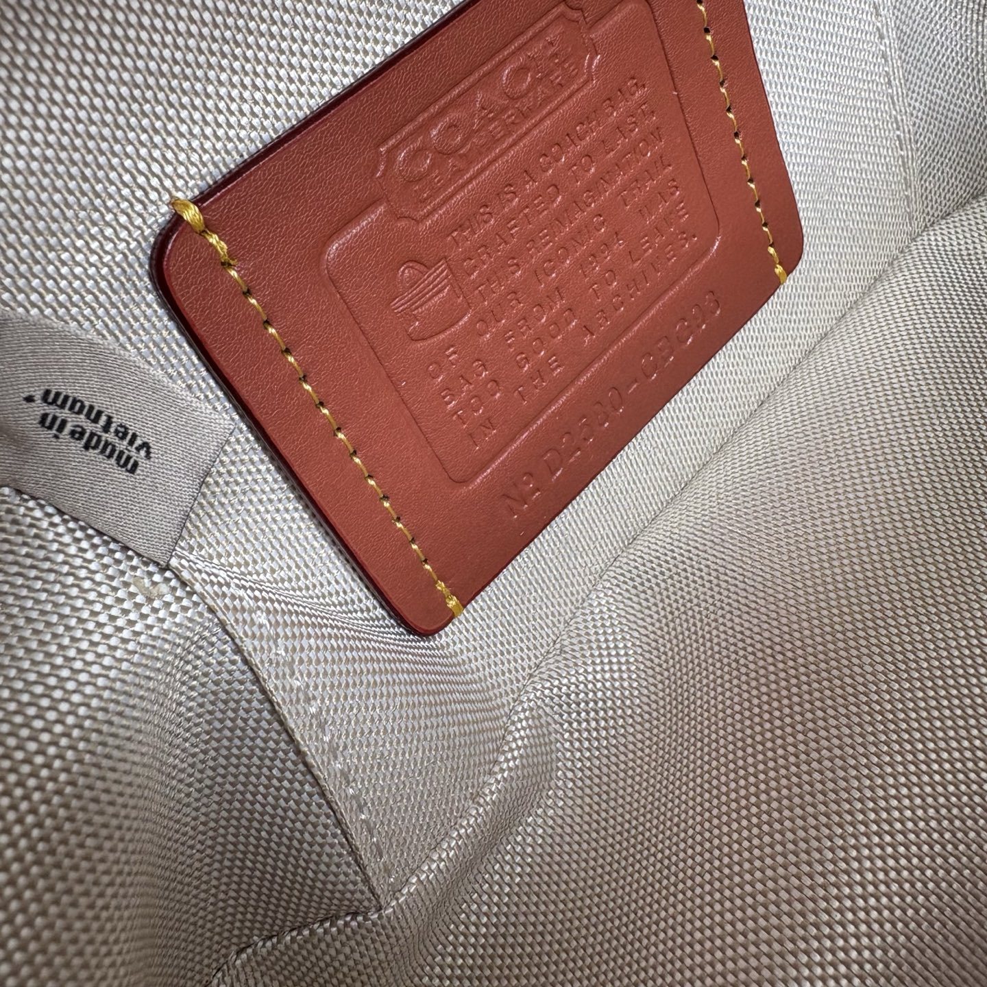 コーチ「Coach」トレイル ハンドバッグ シルエット