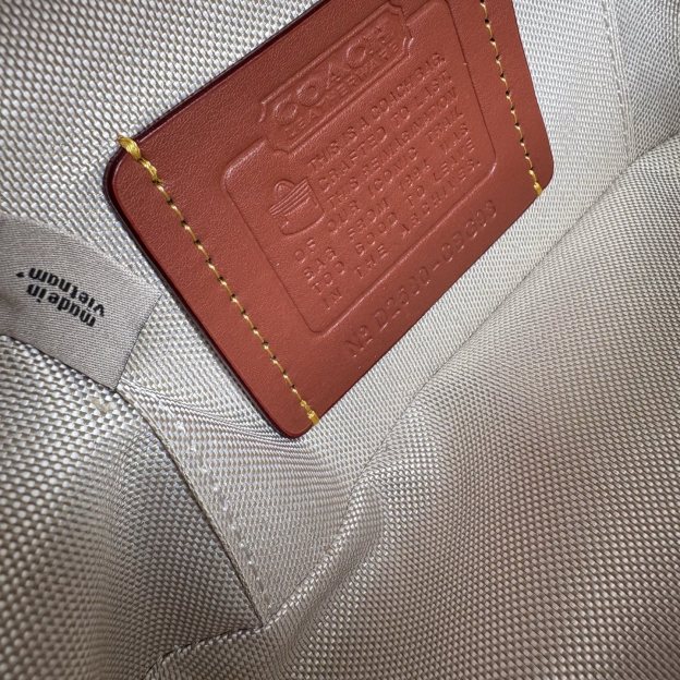 コーチ「Coach」トレイル ハンドバッグ シルエット