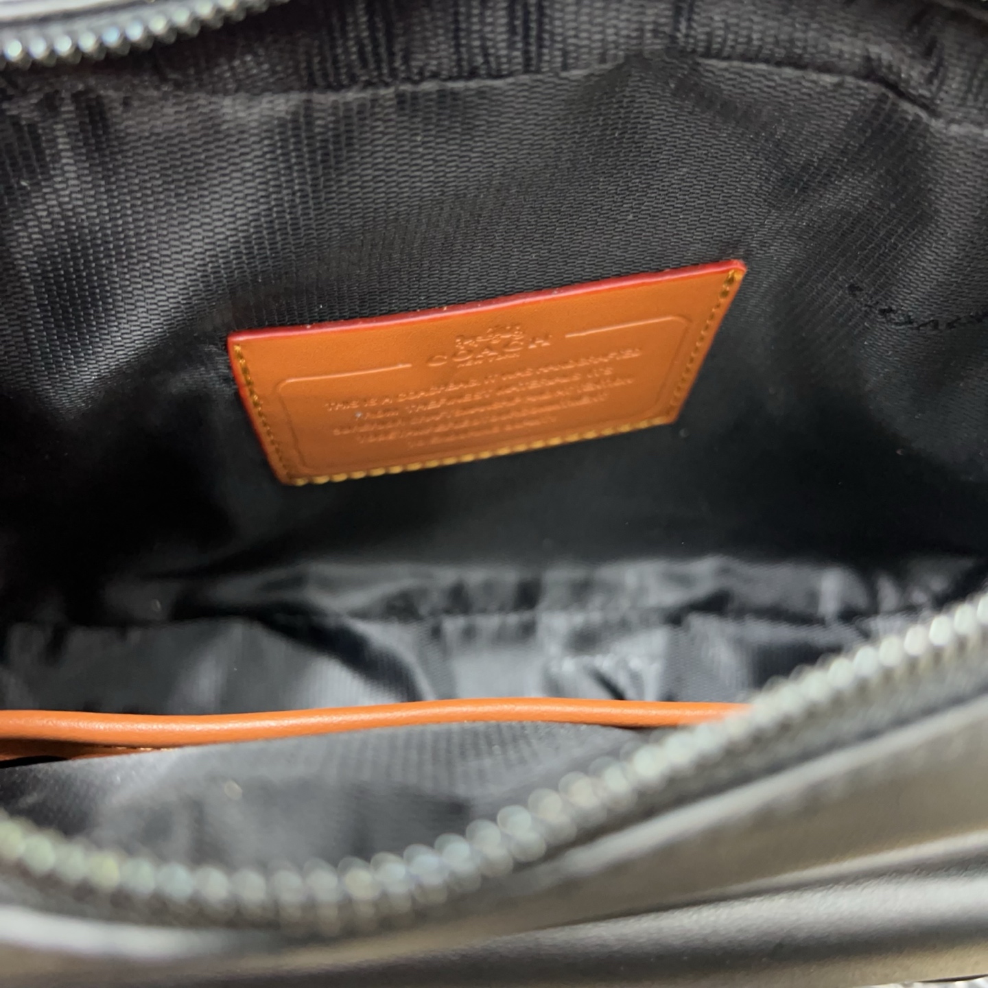 コーチ「Coach」CHARTER FLAP 24 クロスボディーバッグ