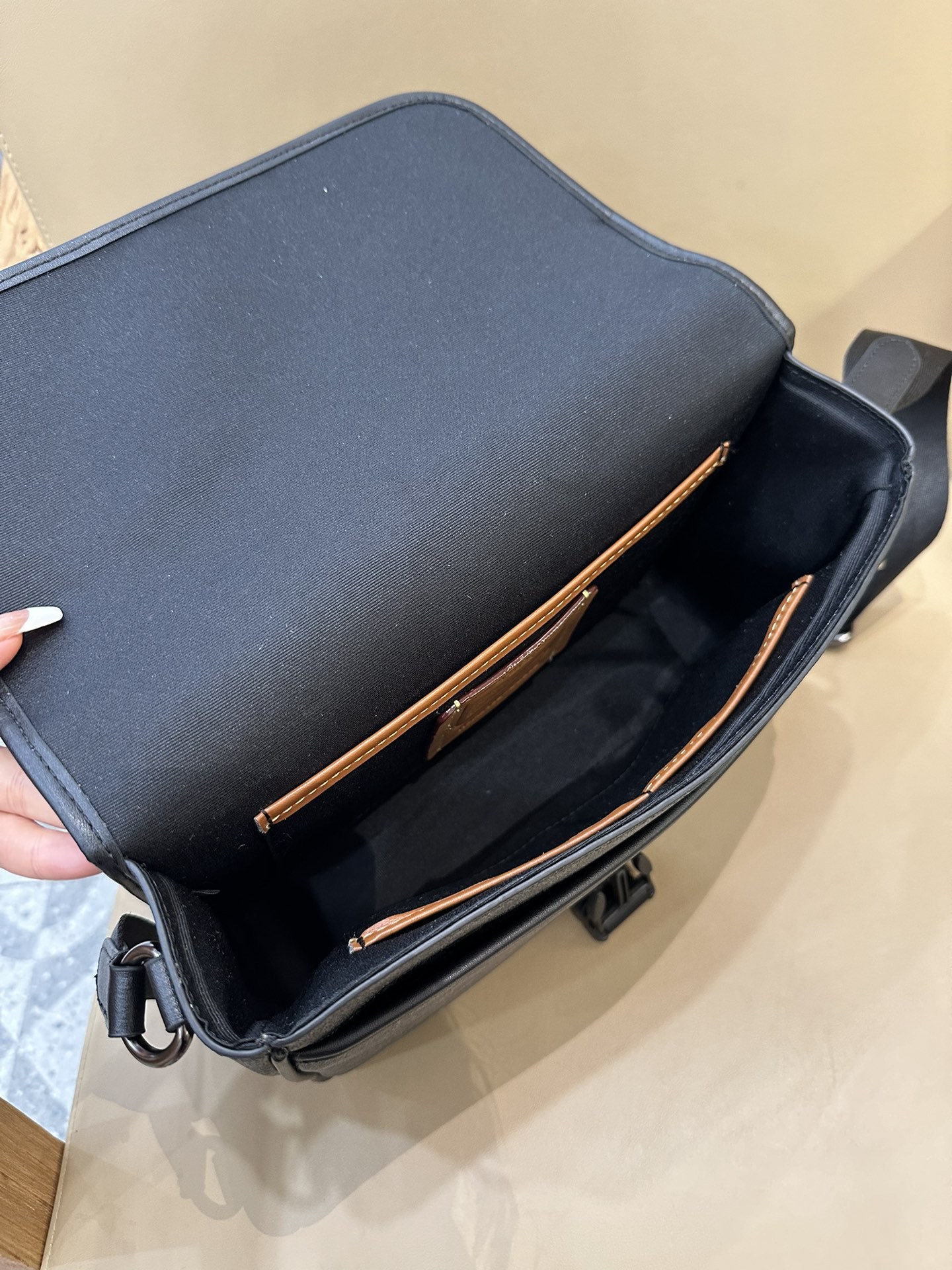 コーチ「Coach」LEAGUE メッセンジャーバッグ