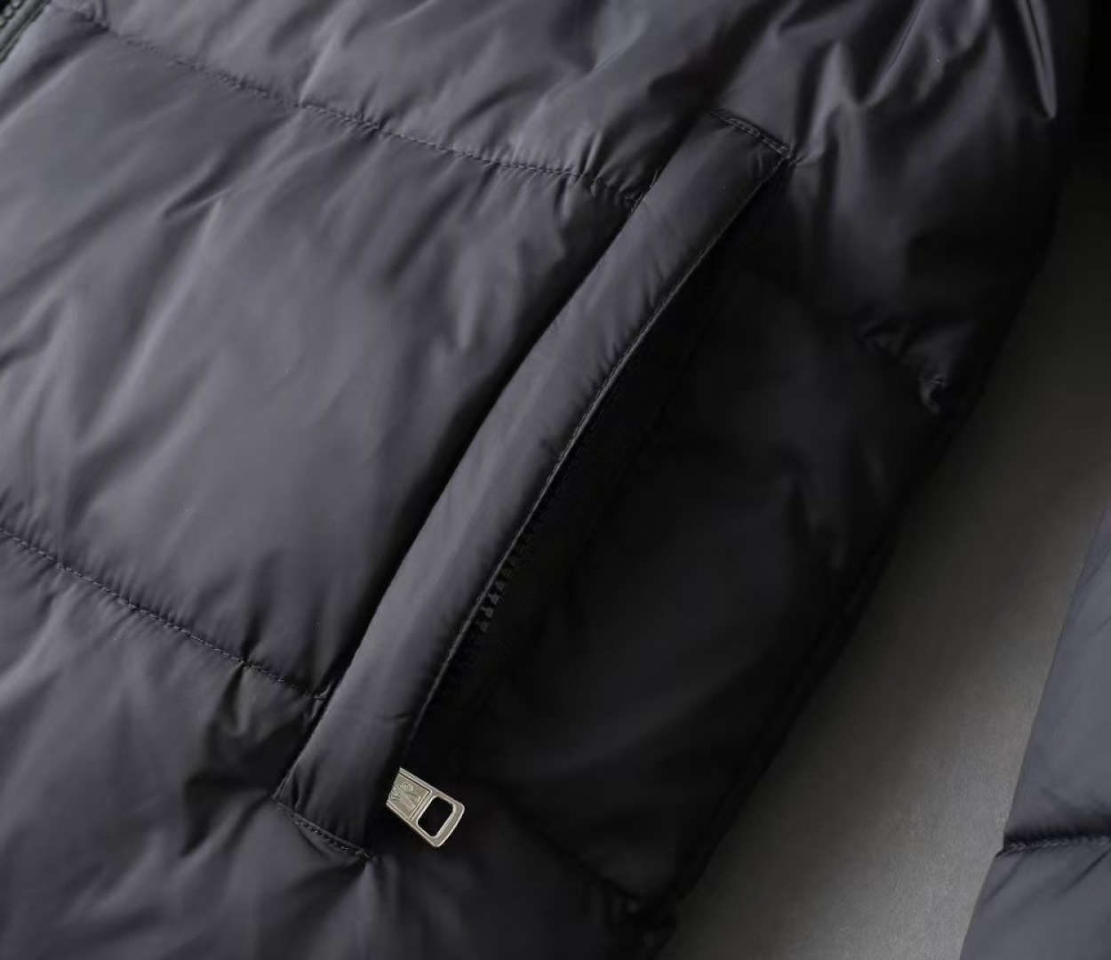 モンクレール「Moncler」カラーブロック ダウンジャケット