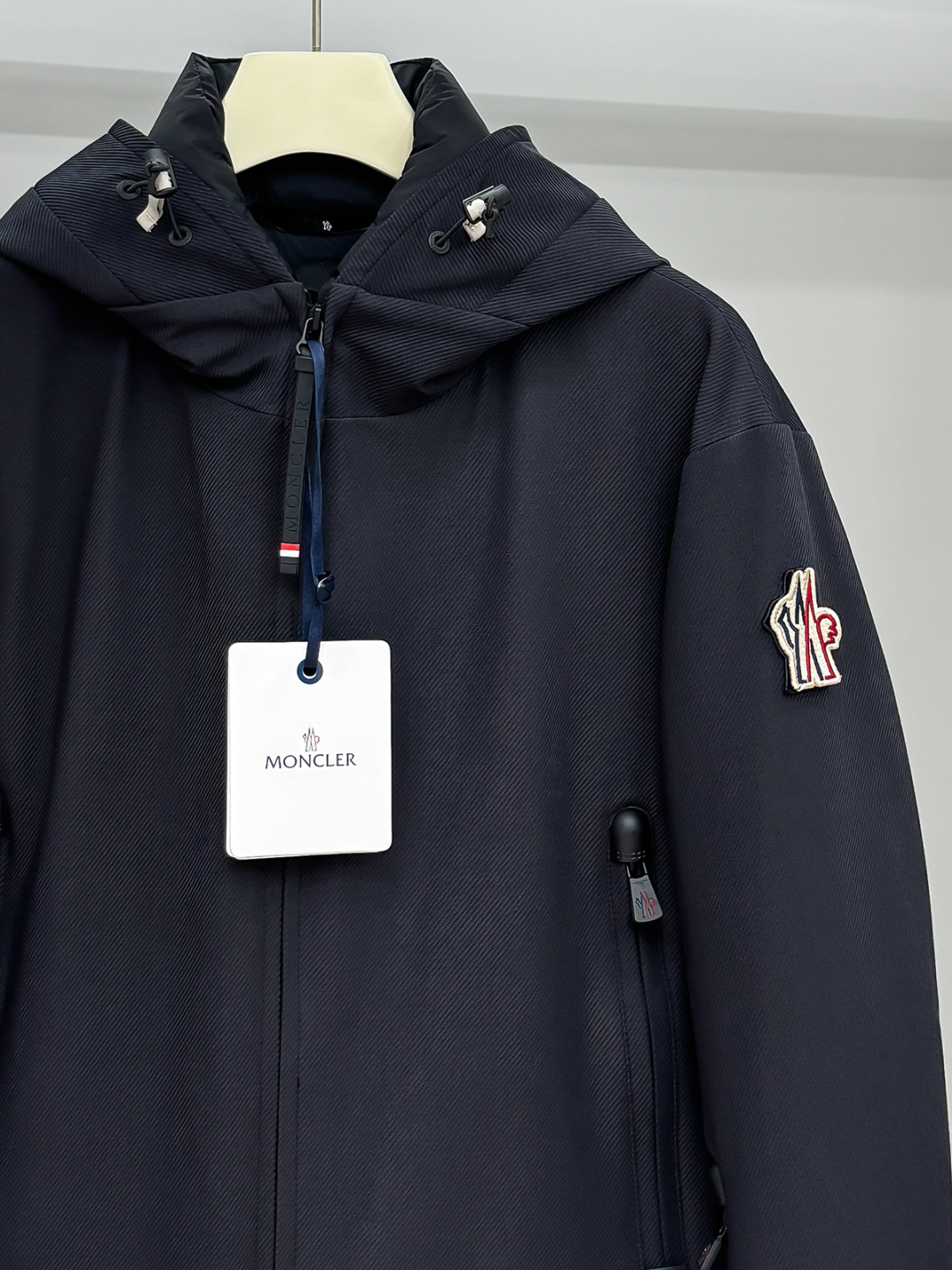 モンクレール「Moncler」Praz ショート ダウンジャケット