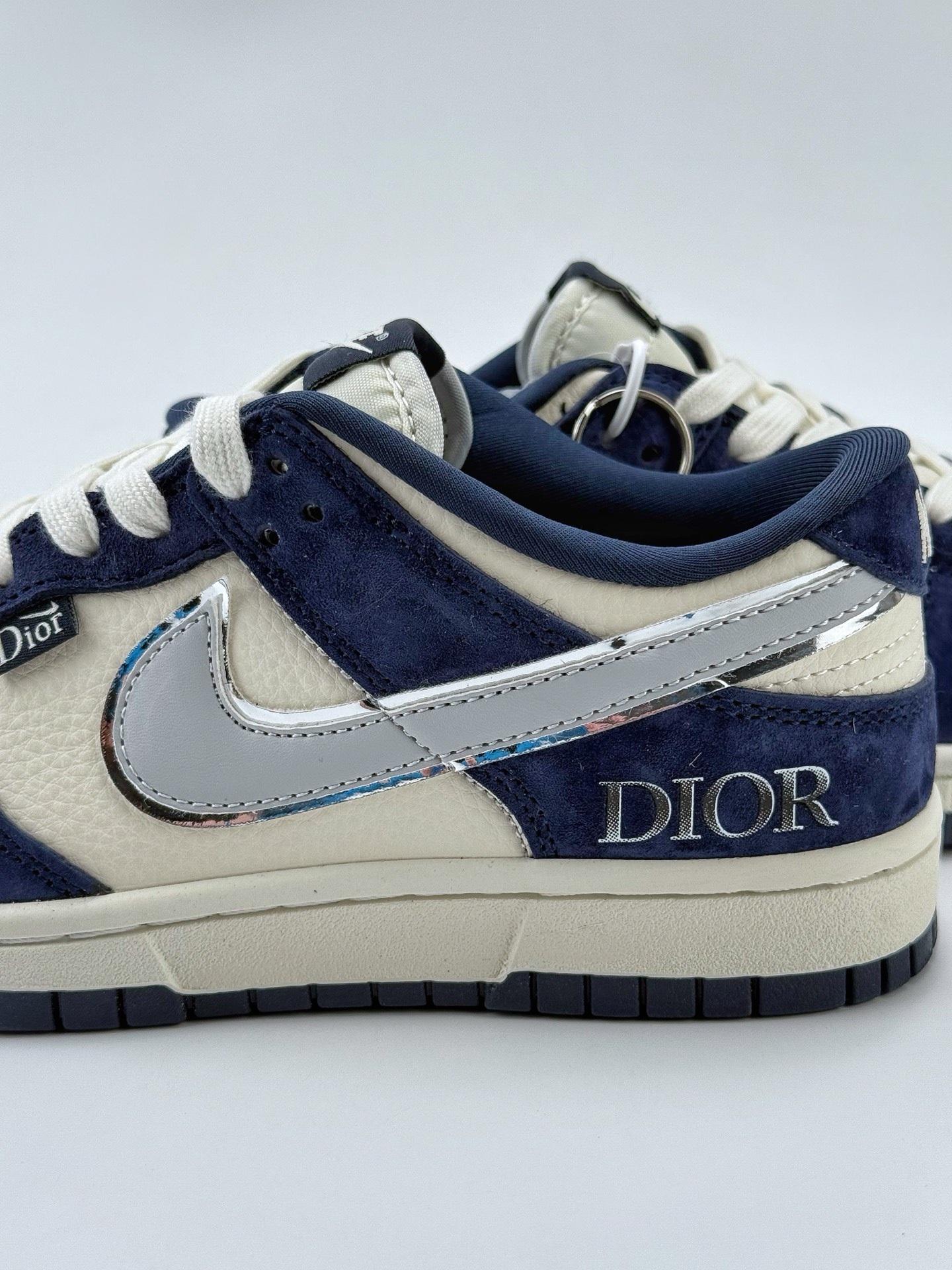 「コラボモデル」Dior x NikeSB ダンク ロウ ホワイト/ブルー/グレー 3M
