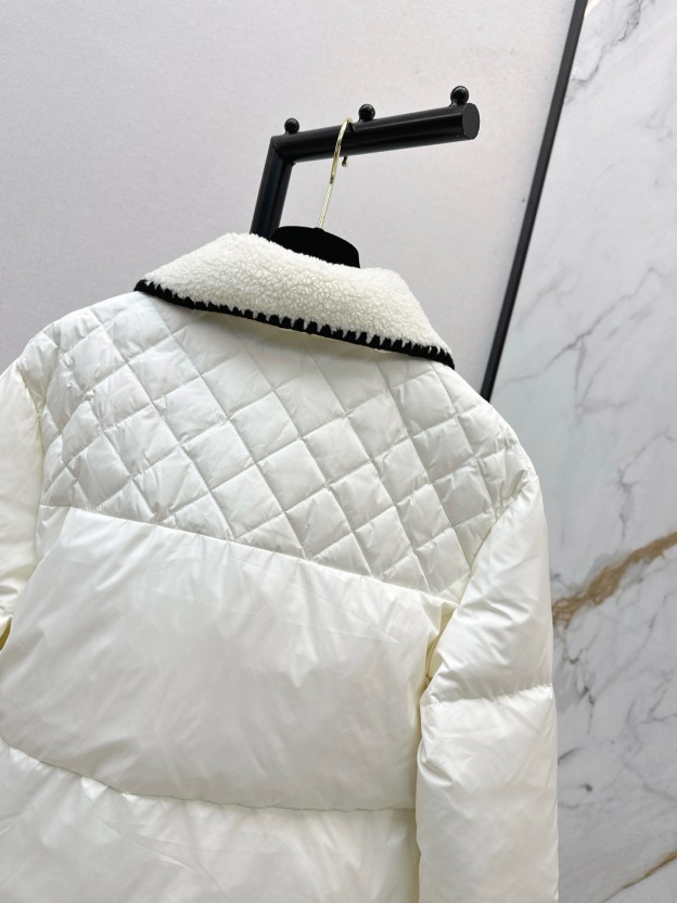 シャネル「Chanel」Quilted Collar Puffer Jacket