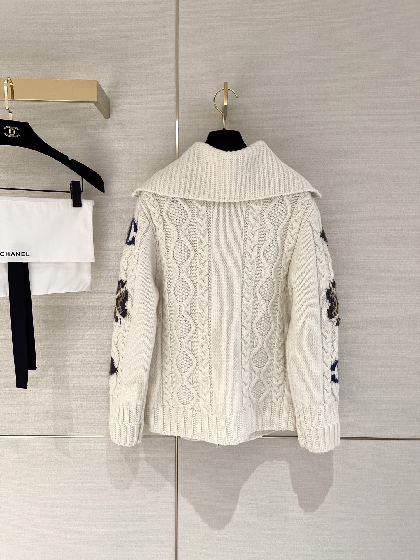 シャネル「Chanel」スペシャル ウールシルク カーディガン