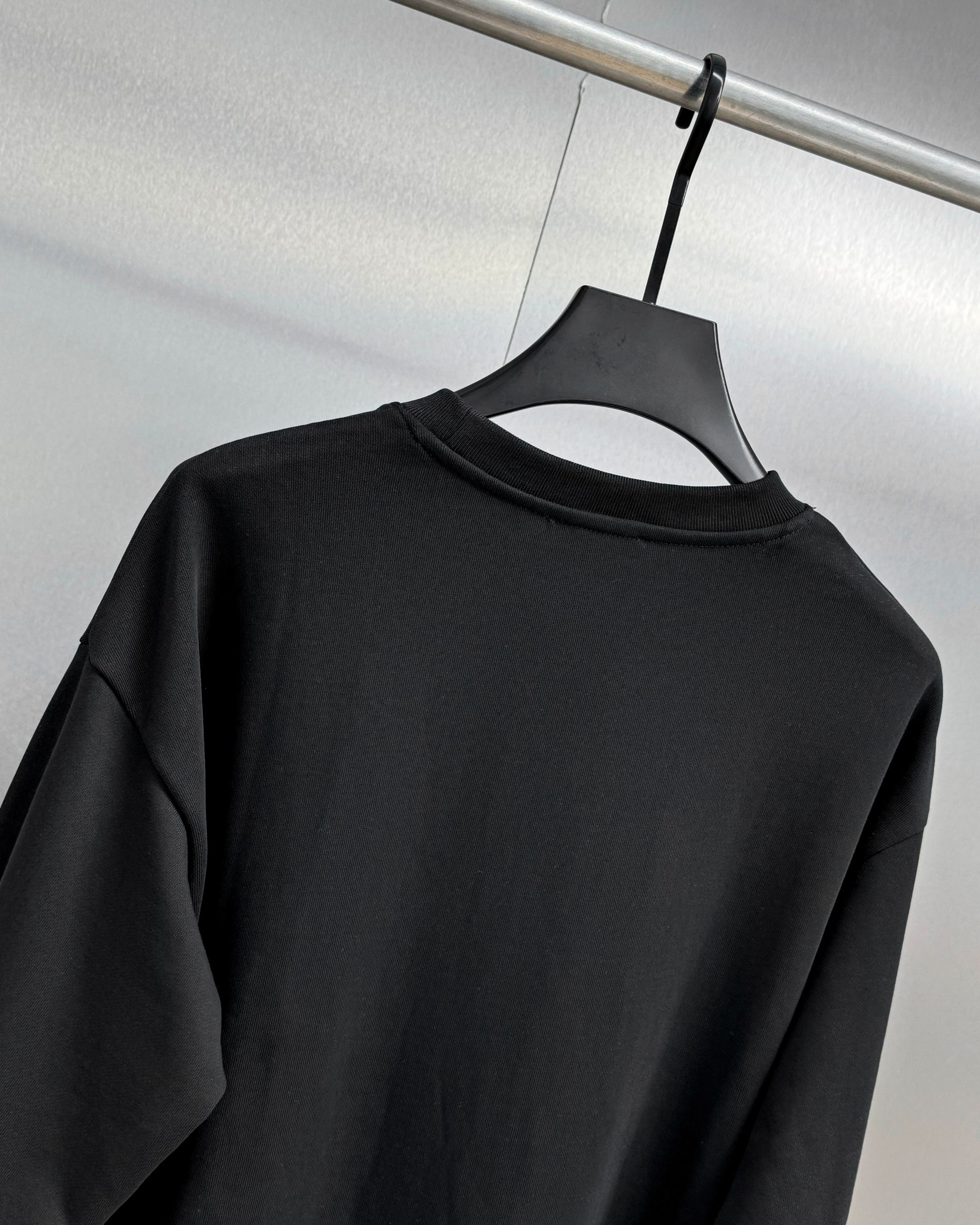 グッチ「Gucci」ロゴ プリント ラウンドネック スウェットシャツ