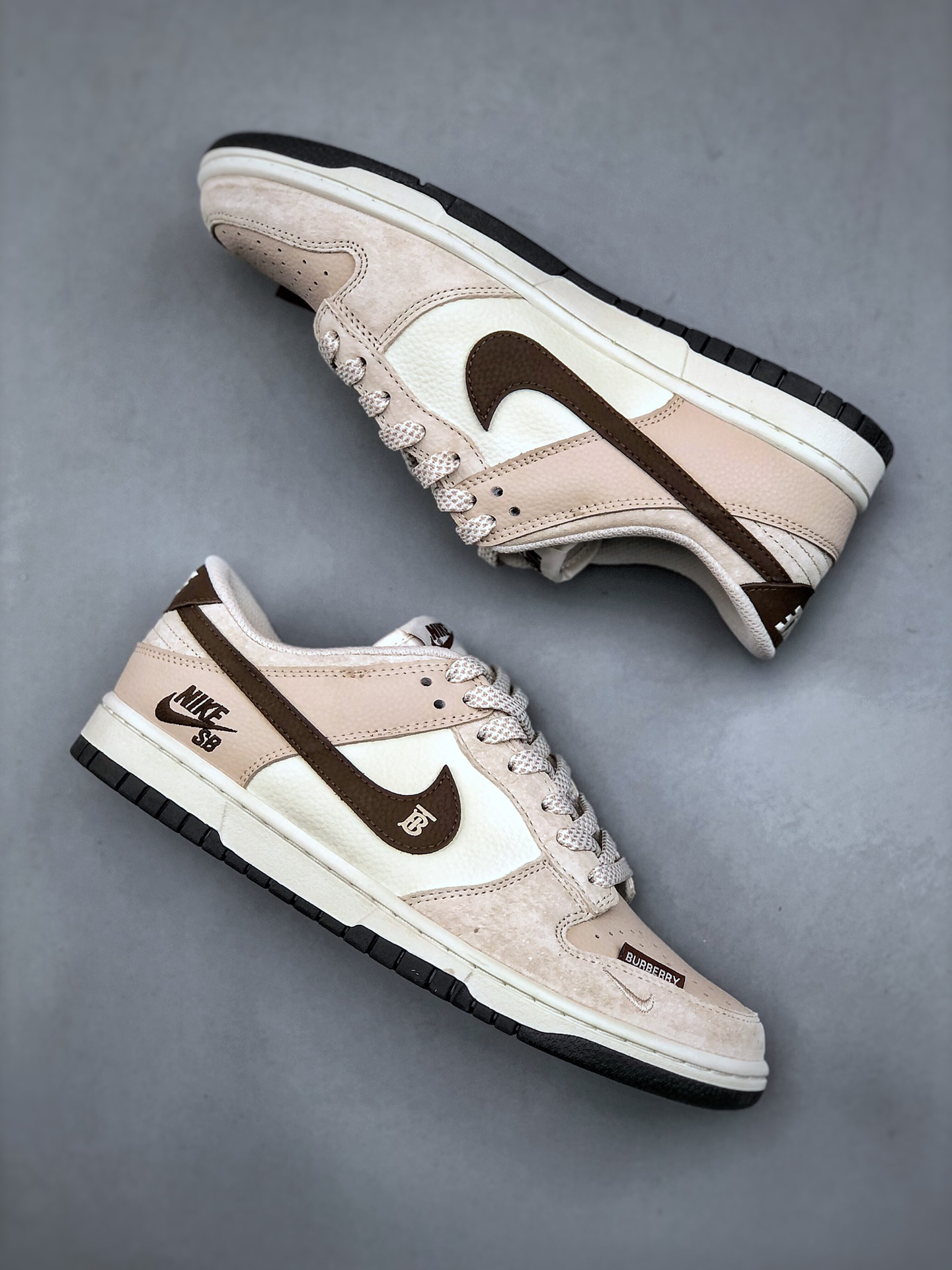 「コラボモデル」Burberry x NikeCOLLAB MIDNIGHT STAR