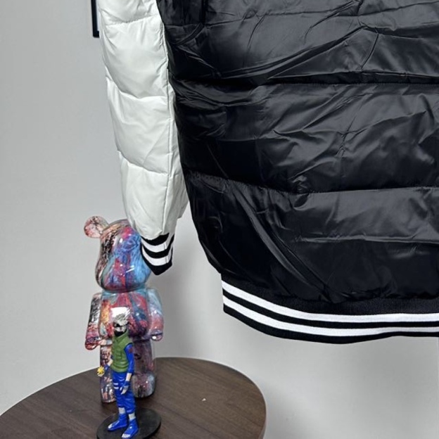 モンクレール「Moncler」ビースタン ダウン ブルゾン