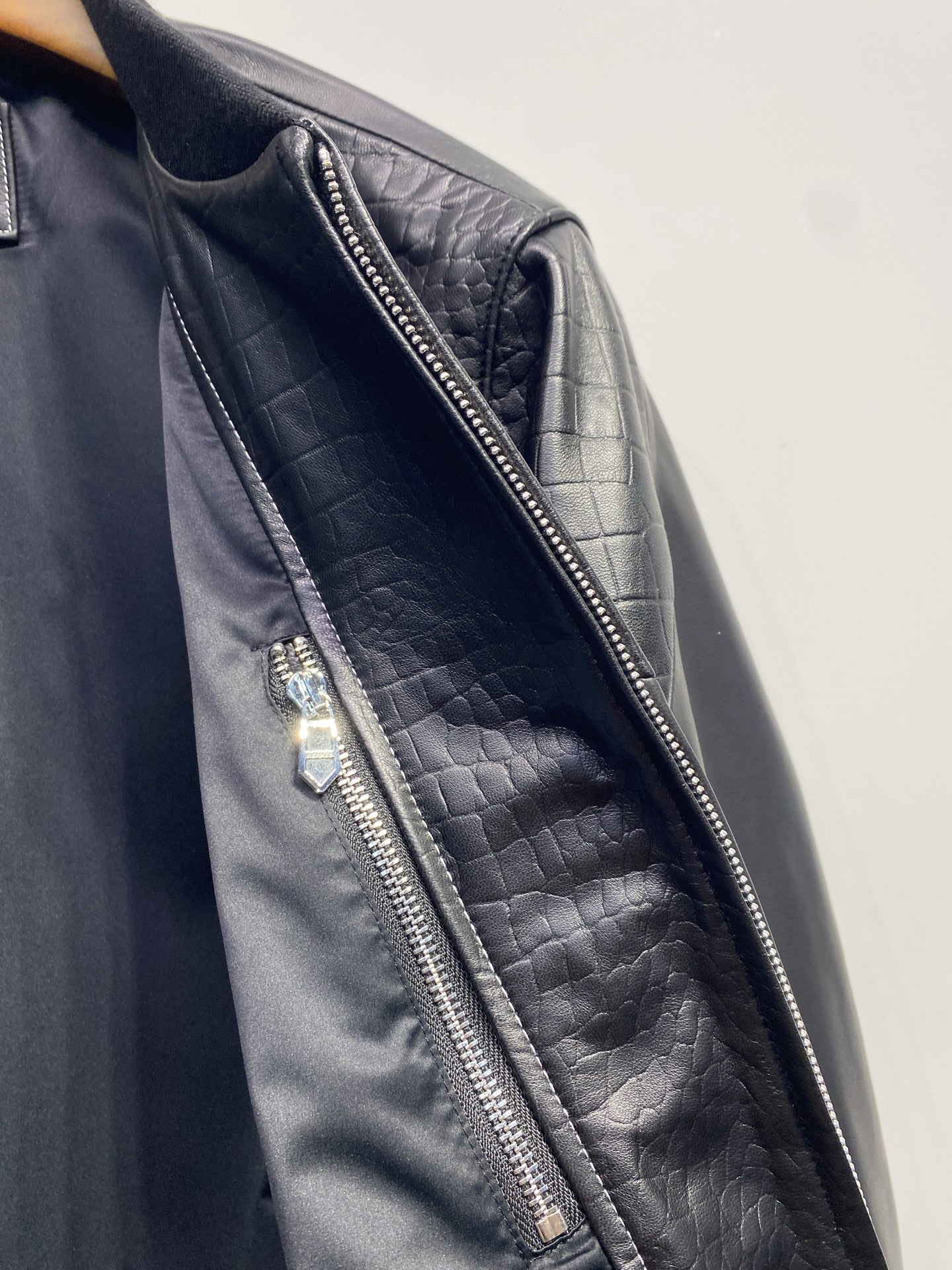 エルメス「Hermès」グレネ カルフスキン ボンバー ジャケット