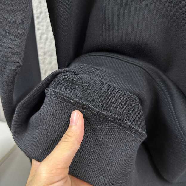 エルメス「Hermès」グラフィティ ホース プルオーバー スウェットシャツ