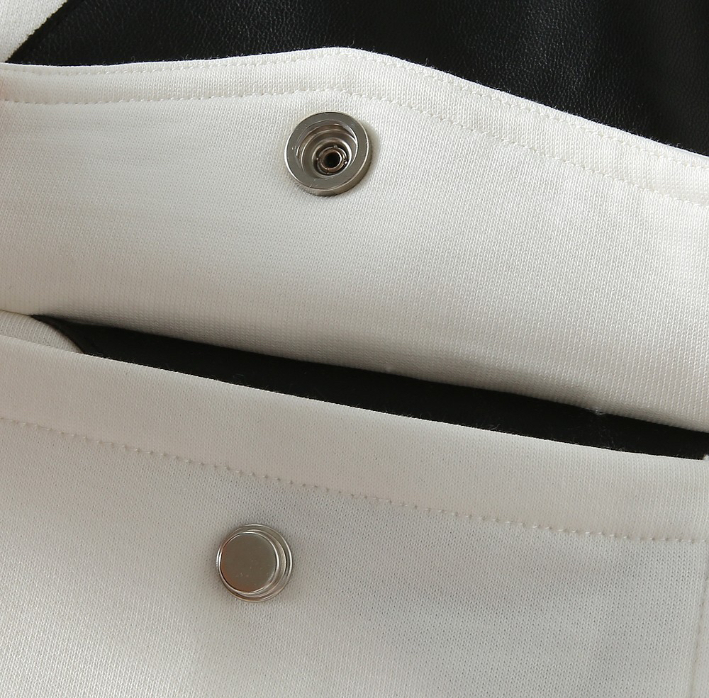 エルメス「Hermès」レザーポケット クルーネック スウェットシャツ