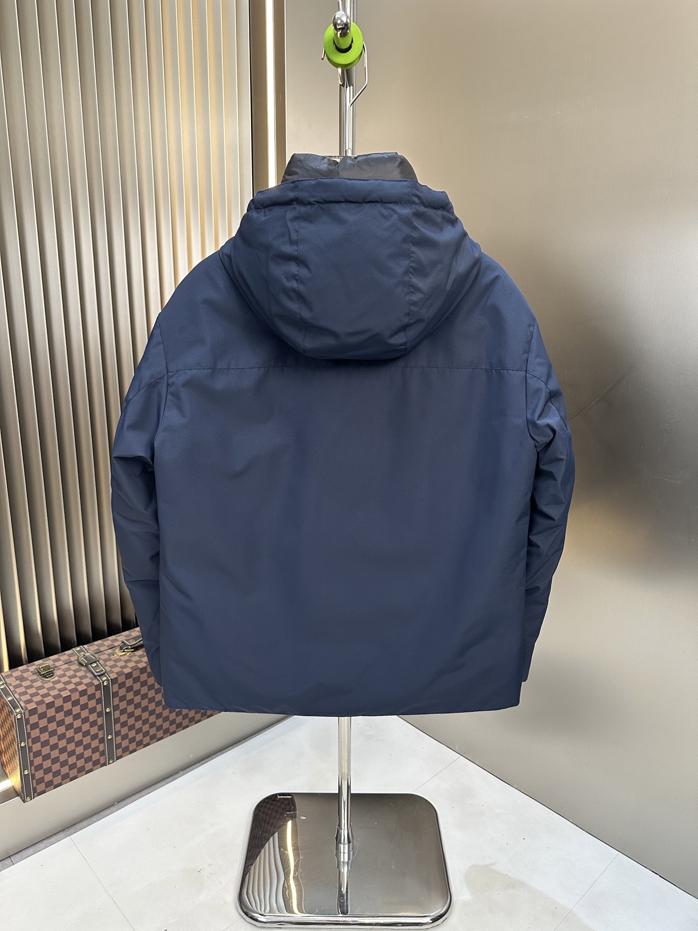 プラダ「Prada」リニューサブル ナイロン ダウンジャケット