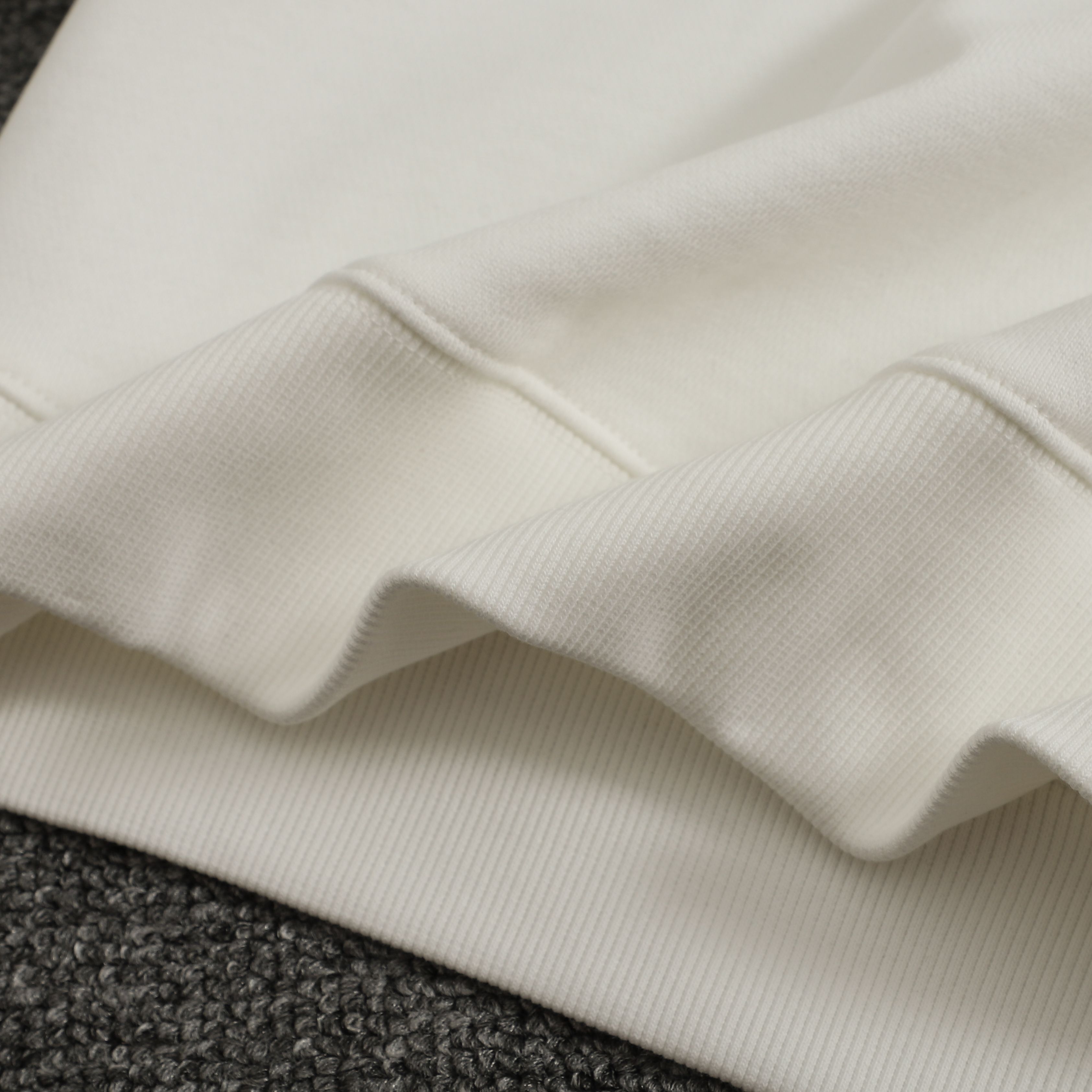 プラダ「Prada」ユニセックス クルーネック スウェットシャツ