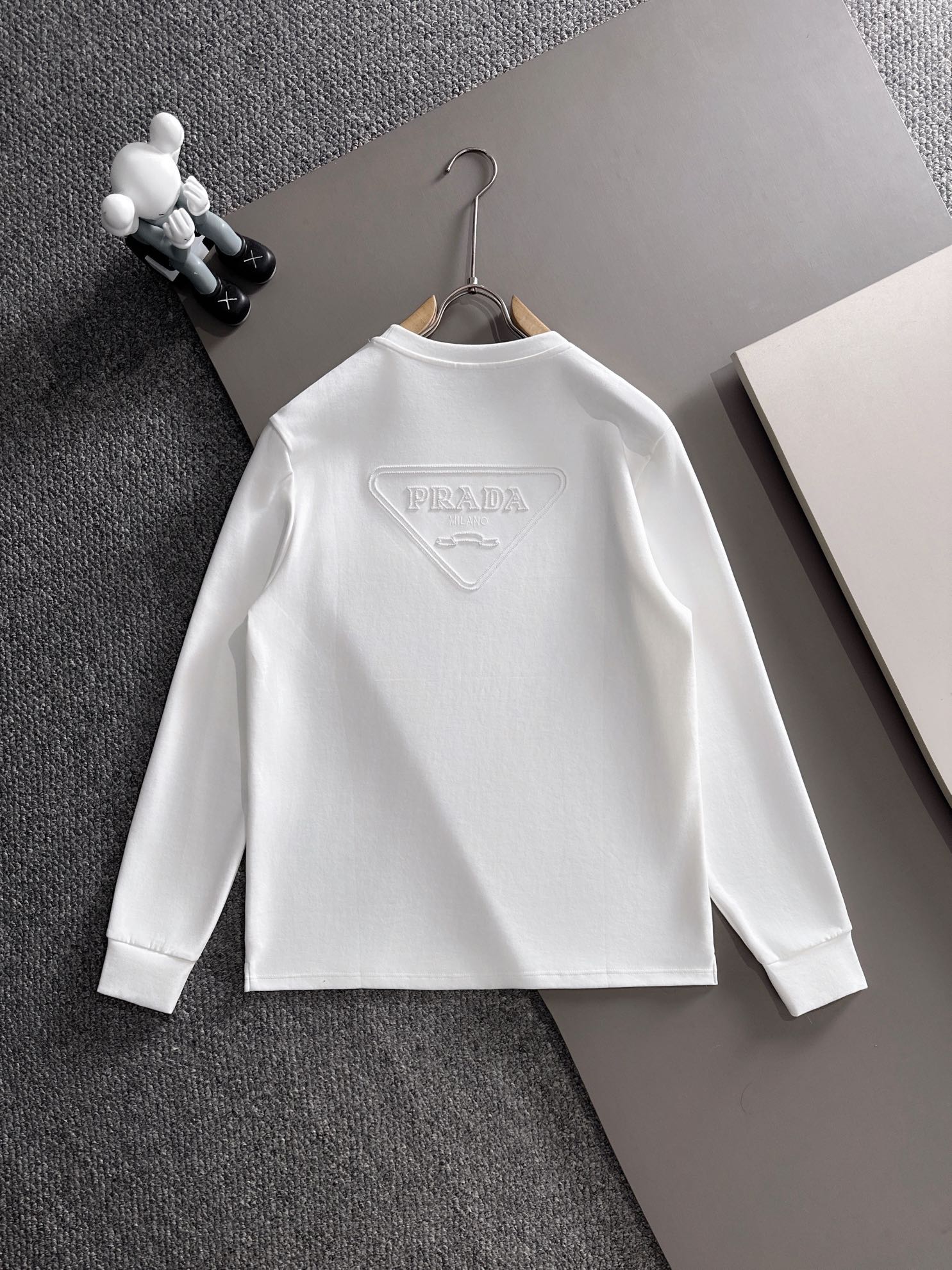 プラダ「Prada」ハイデンシティ モダール スウェットシャツ