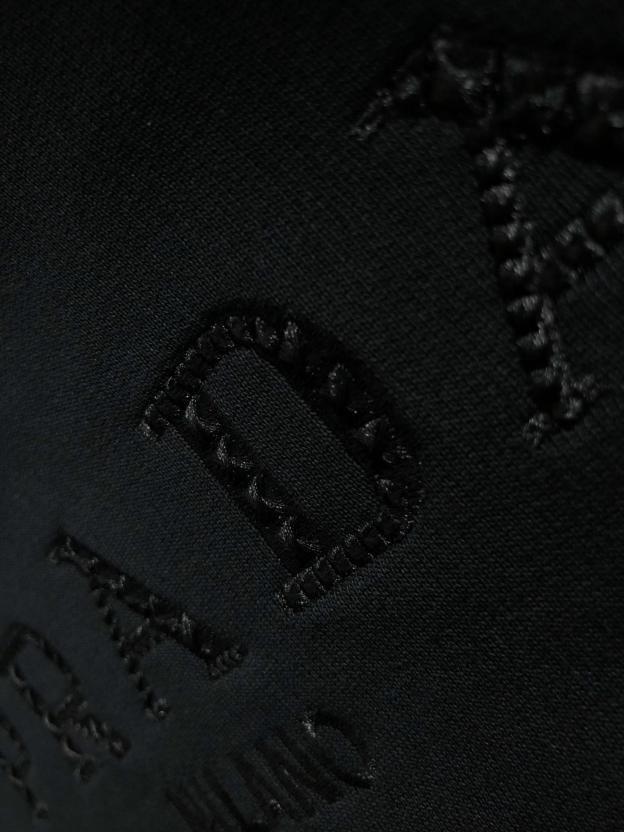 プラダ「Prada」メタル トライアングル ロゴ スタンドカラー ジャケット