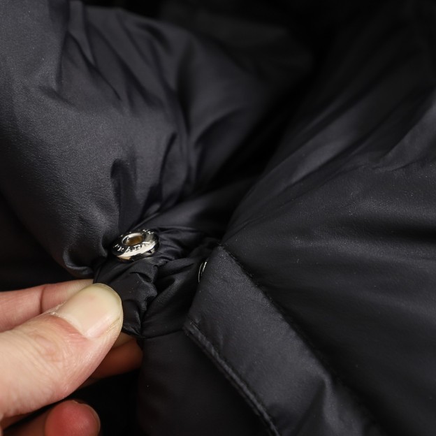 プラダ「Prada」リサイクル ナイロン ダウン ジャケット