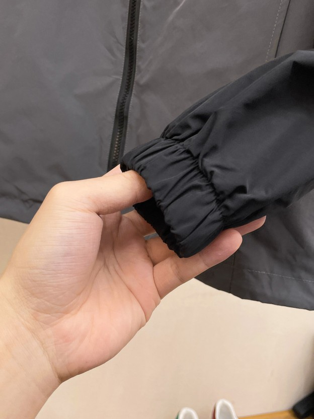 プラダ「Prada」テクニカル ジャケット