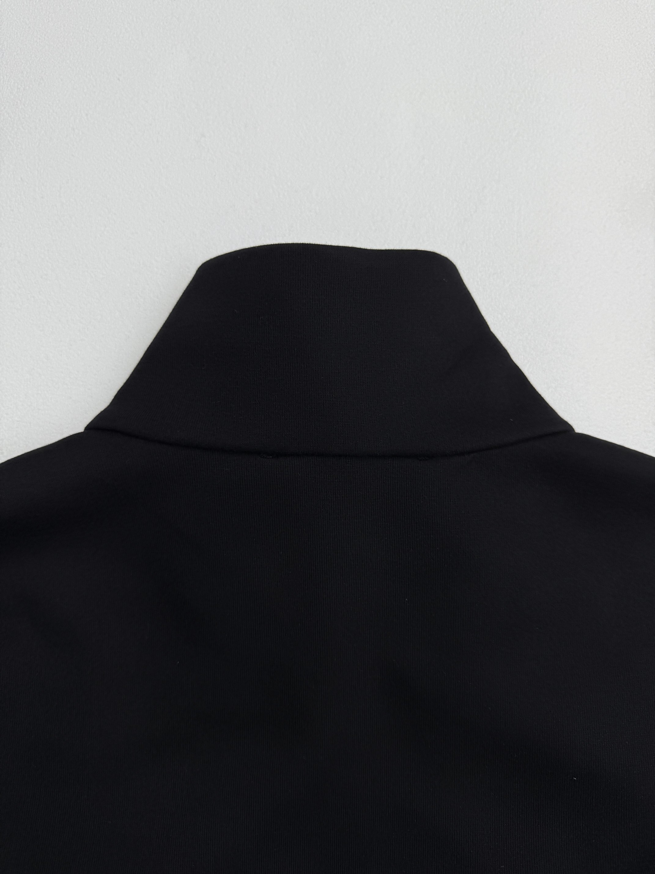 プラダ「Prada」テクニカル ジャケット