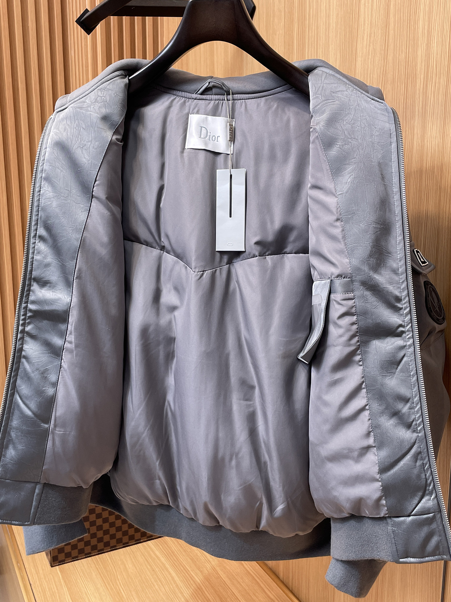 ディオール「Dior」テクニカル ジャカード ダウン ジャケット
