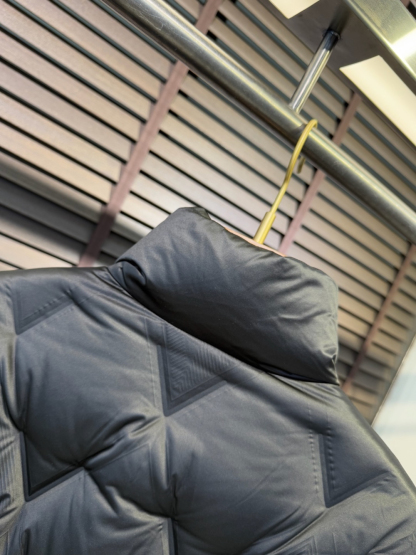 ディオール「Dior」STORM COLLAR ダウンジャケット